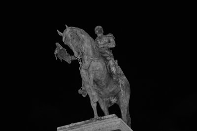 Status by night_4323299532_l.jpg